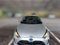 Usata Toyota Yaris Hybrid Active 92 CV (67 kW) 2021 Argento Berlina