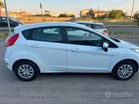 Usata Ford Fiesta Titanium 82 CV (60 kW) 2010 Bianco Berlina