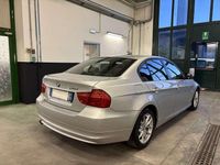 Usata BMW 320 177 CV (130 kW) 2010 Grigio metallizzato Berlina