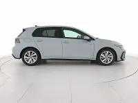 Usata VW Golf VIII R-line 150 CV (110 kW) 2024 Grigio Berlina