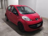 Usata Peugeot 107 68 CV (50 kW) 2008 Rosso Utilitaria