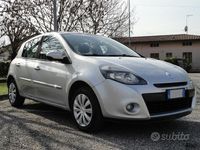 Usata Renault Clio II Dynamique 74 CV (54 kW) 2009 Grigio Berlina