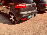Usata Kia Rio 90 CV (66 kW) 2013 Grigio Berlina