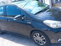 Usata Toyota Yaris 90 CV (66 kW) 2014 Nero Utilitaria