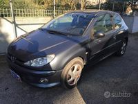 Usata Peugeot 206 88 CV (64 kW) 2006 Grigio Utilitaria