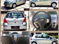 Usata Toyota Yaris 87 CV (63 kW) 2006 Grigio Berlina