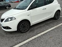 Usata Lancia Ypsilon Gold 69 CV (50 kW) 2022 Bianco Utilitaria