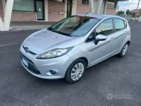 Usata Ford Fiesta Titanium 68 CV (50 kW) 2011 Grigio Berlina