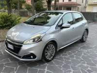 Usata Peugeot 208 Allure 75 CV (55 kW) 2017 Argento Utilitaria