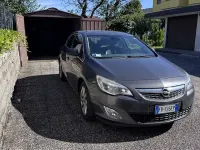 Usata Opel Astra 95 CV (69 kW) 2011 Berlina