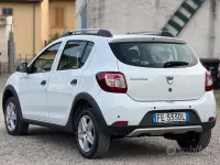 Usata Dacia Sandero Stepway 90 CV (66 kW) 2016 Bianco Berlina