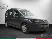 Usata VW Caddy 122 CV (89 kW) 2023 Grigio Monovolume