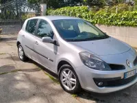 Usado Renault Clio II 85 CV (62 kW) 2008 Gris Berlina