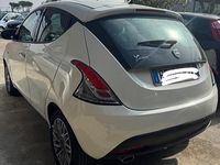 Usata Lancia Ypsilon S 95 CV (69 kW) 2013 Bianco Utilitaria