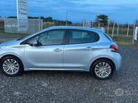 Usata Peugeot 208 Allure 74 CV (54 kW) 2017 Grigio Utilitaria