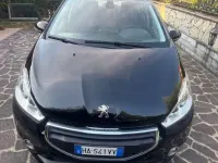 Usata Peugeot 208 Allure 82 CV (60 kW) 2014 Utilitaria