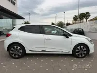 Usata Renault Clio V Evolution 101 CV (74 kW) 2022 Bianco Berlina