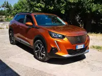 Usata Peugeot 2008 56 kW (77 CV) 2021 Arancione SUV