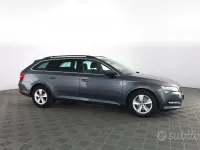 Usata Skoda Superb Ambition 120 CV (88 kW) 2020 Grigio quarzo Station wagon