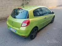 Usado Renault Clio II 75 CV (55 kW) 2009 Berlina