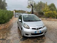 Gebraucht Toyota Aygo 68 PS (50 kW) 2010 Grau Kleinwagen