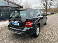 Usata Mercedes ML320 Chrome 224 CV (164 kW) 2007 Nero SUV
