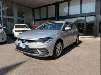 Usata VW Polo Style 110 CV (80 kW) 2023 Argento Utilitaria