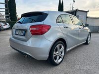 Usata Mercedes A180 108 CV (79 kW) 2014 Grigio Berlina