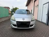 Usata Renault Scénic III Luxe 110 CV (80 kW) 2011 Argento Monovolume