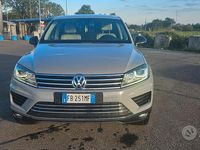 Usata VW Touareg 204 CV (150 kW) 2015 Grigio SUV