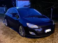 Usata Opel Astra Cosmo 60 CV (44 kW) 2011 Bianco Berlina
