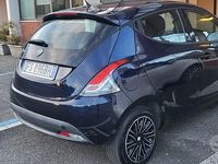 Usata Lancia Ypsilon 69 CV (50 kW) 2018 Blu Utilitaria