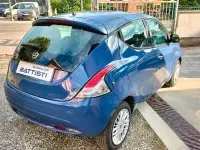 Usata Lancia Ypsilon 69 CV (50 kW) 2017 Blu Utilitaria
