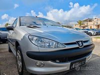 Usata Peugeot 206 67 CV (49 kW) 2005 Bianco Berlina