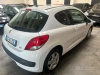 Usata Peugeot 207 68 CV (50 kW) 2011 Bianco Utilitaria