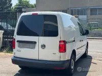 Usata VW Caddy Highline 102 CV (75 kW) 2016 Bianco Monovolume