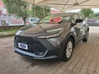 Usata Toyota C-HR Active 98 CV (72 kW) 2024 Metallizzato  grigio scuro SUV