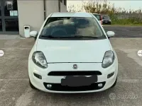 Usata Fiat Punto 77 CV (56 kW) 2013 Bianco Utilitaria