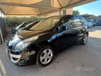 Usata Renault Scenic E-Tech Dynamique 110 CV (80 kW) 2011 Nero Monovolume