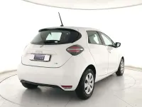 Usata Renault Zoe Life 50 kW (69 CV) 2021 Bianco opaco Utilitaria