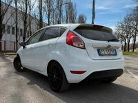 Usata Ford Fiesta Titanium 75 CV (55 kW) 2014 Bianco Utilitaria