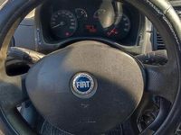 Usata Fiat Punto 69 CV (50 kW) 2004 Blu Utilitaria