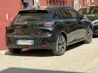 Usata Peugeot 208 GT 102 CV (75 kW) 2022 Nero Utilitaria