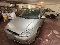 Usata Ford Focus 90 CV (66 kW) 2000 Grigio Station wagon