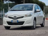 Usata Toyota Yaris Active 69 CV (50 kW) 2012 Bianco Utilitaria