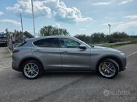 Usata Alfa Romeo Stelvio Executive 210 CV (154 kW) 2018 Grigio SUV