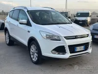 Usado Ford Kuga Titanium 150 CV (110 kW) 2015 Blanco SUV