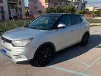Usata Ssangyong (KGM) Tivoli 128 CV (94 kW) 2015 Grigio SUV