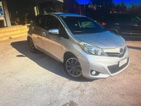 Usata Toyota Yaris Lounge 89 CV (65 kW) 2018 Grigio Berlina