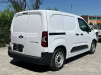 Käytetty Peugeot Partner 131 HP (96 kW) 2025 Valkoinen Tila-auto